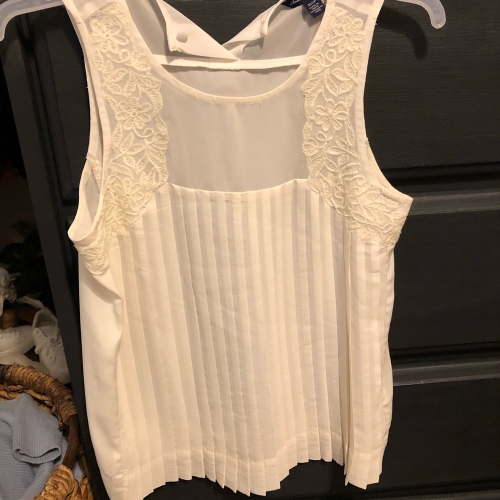 Floral embroidered pleated American Eagle Top